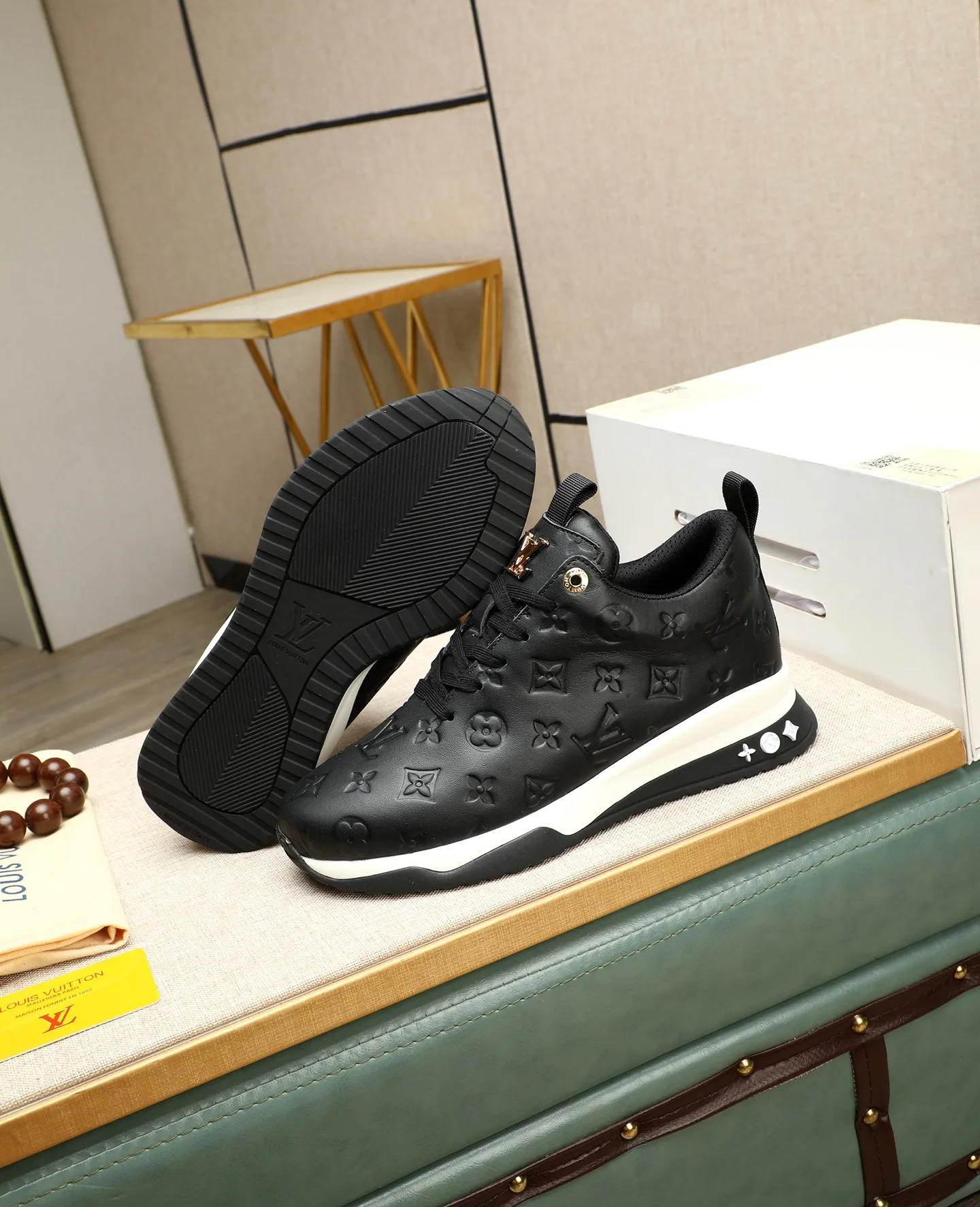 Men's shoes 💰520 📛📛【LOUIS VUITTON】Louis Vuitton official website synchronized new products 👟Milan fashion catwalk style 🇰🇾🇰🇾LV family logo, celebrity style, a must-have for fashionistas ⚠️First-layer calfskin ➕Mesh lining ➕Official website original version special outsole 👞Number 39-44 (38 45 46 customized)